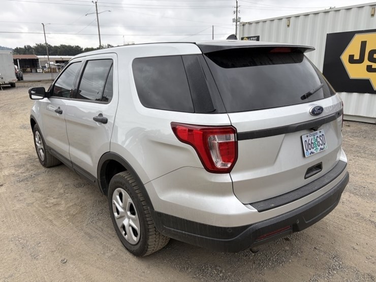 2018-ford-explorer-image-6