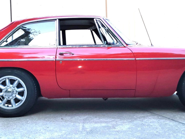 #146-•-offered-at-no-reserve-|-1969-mgb-gt-image-4