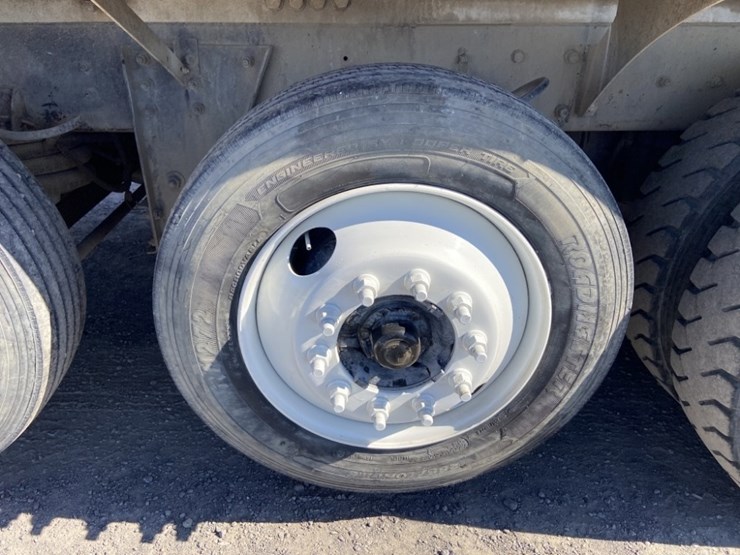 2004-kenworth-w900-image-31