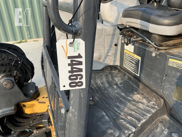 2019-deere-35g-image-19