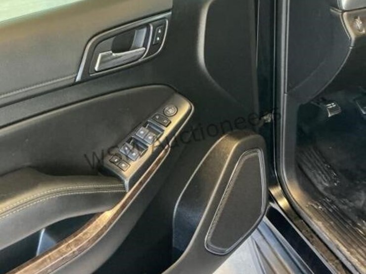 2019-chevrolet-tahoe-image-23