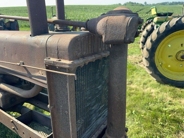 john-deere-b-image-24