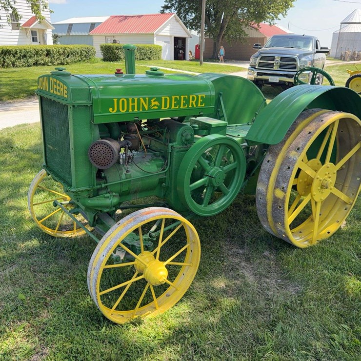 JOHN DEERE D