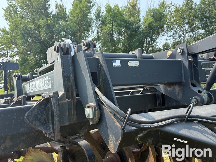 m&w-2200-image-16
