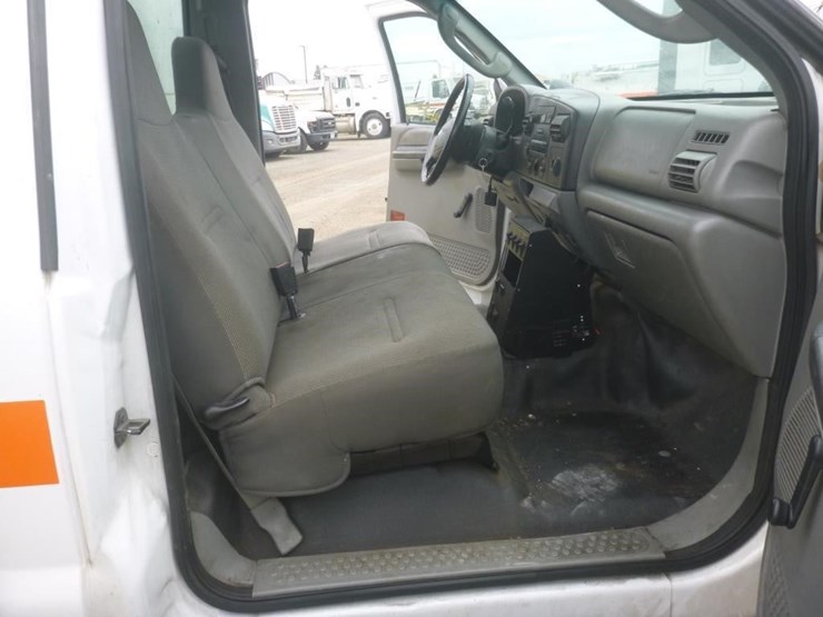 2005-ford-f450-image-14