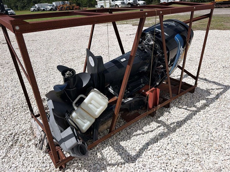 2002-mercury-135hp-outboard-boat-motor-image-3