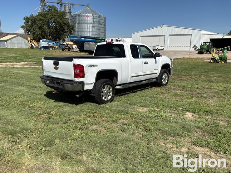 2013-chevrolet-silverado-2500-image-7
