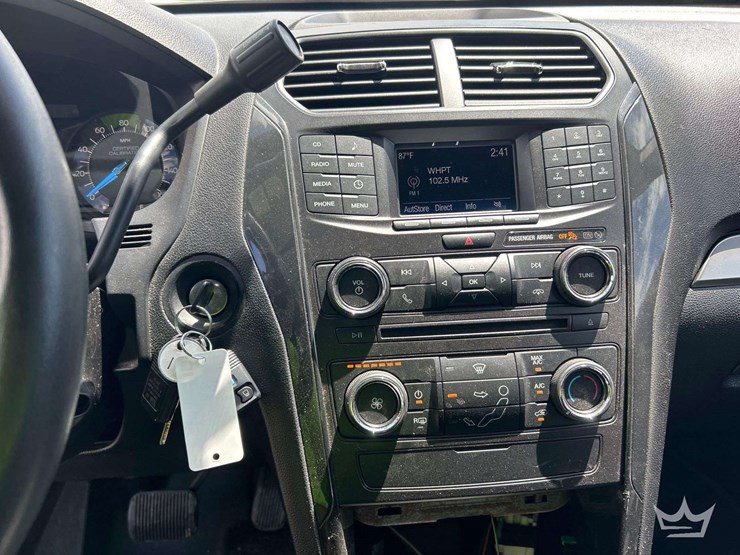 2018-ford-explorer-image-19