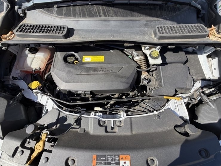 2015-ford-escape-se-image-13