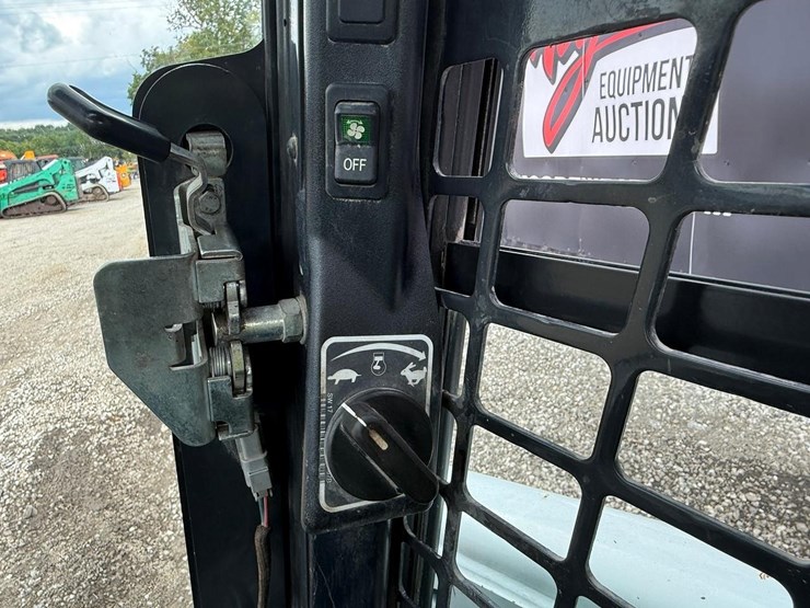 2022-bobcat-s850-image-21