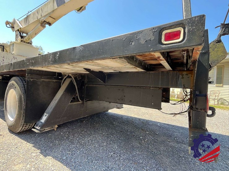 1999-freightliner-fl70-image-28