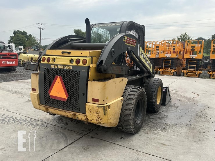 2018-new-holland-l228-image-4