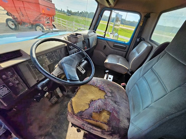 2000-international-4900-image-24