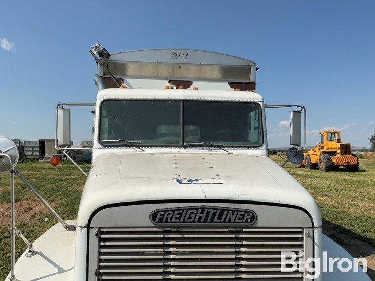 1990-freightliner-fld120-image-15