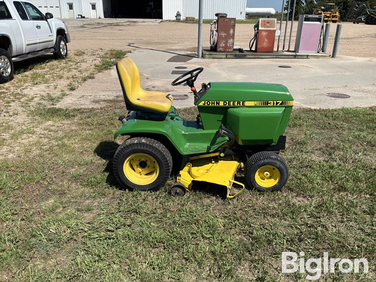 john-deere-317-image-4