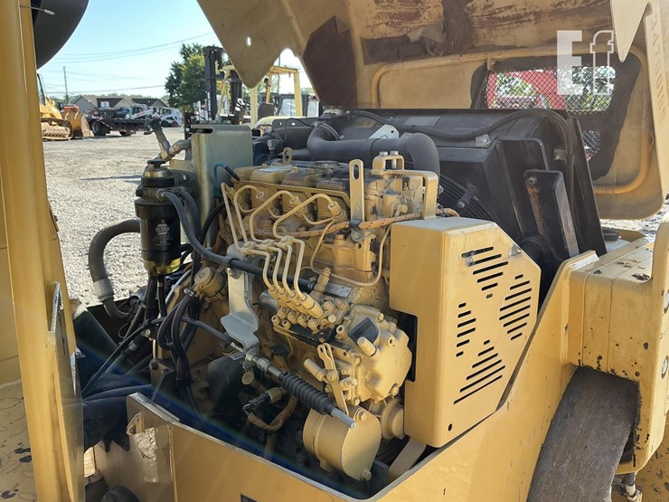 2010-caterpillar-cb34xw-image-14