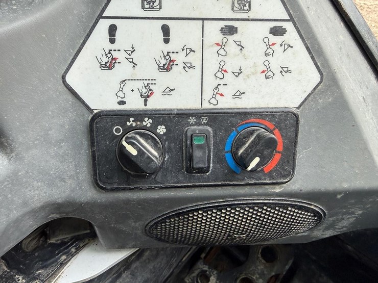 2023-bobcat-t650-image-27
