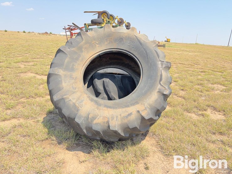 goodyear-30.5l32-tires-image-4