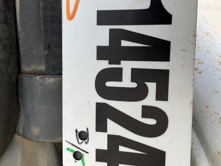 2011-bobcat-s70-image-18