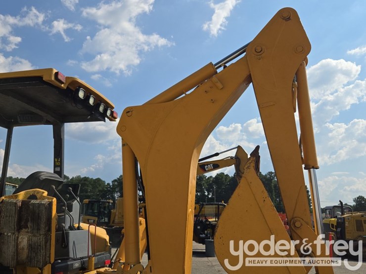 caterpillar-416c-image-22