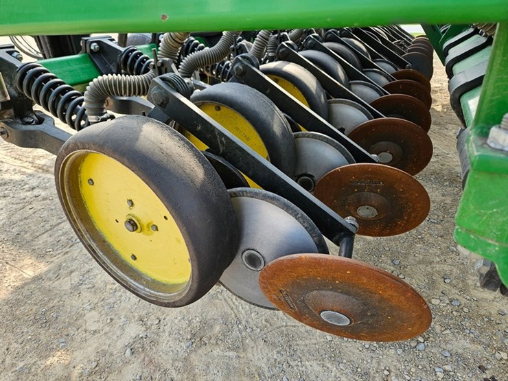 john-deere-750-image-29