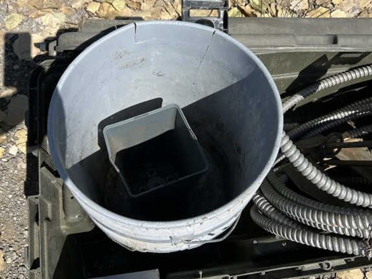 #84-•-tote-w/-(2)-5-gallon-buckets-&-metal-conduit-image-2