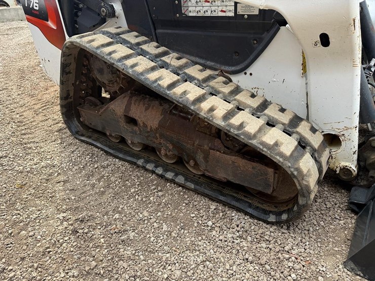 2022-bobcat-t76-image-12
