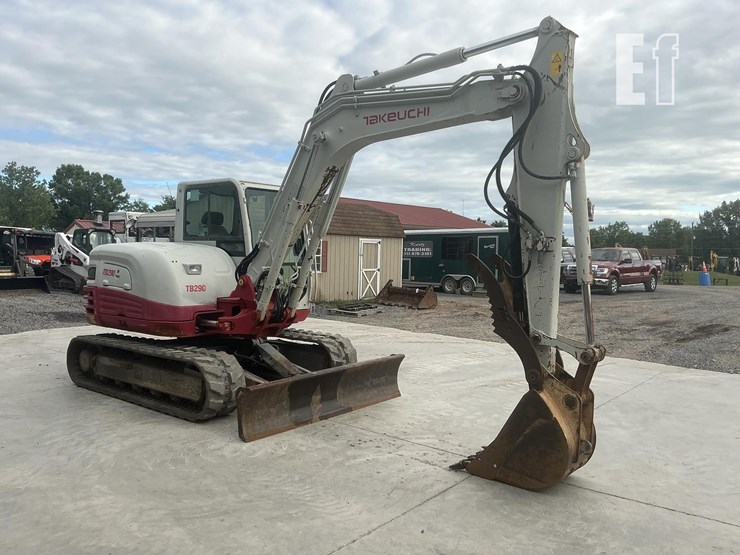 2015-takeuchi-tb290-image-6