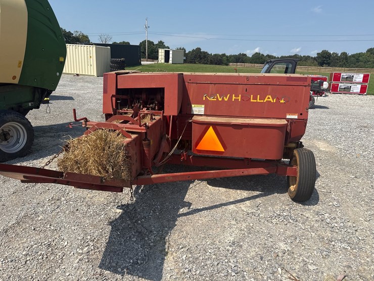 new-holland-565-image-3