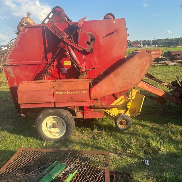 NEW HOLLAND 845