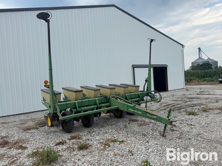 john-deere-7200-image-3