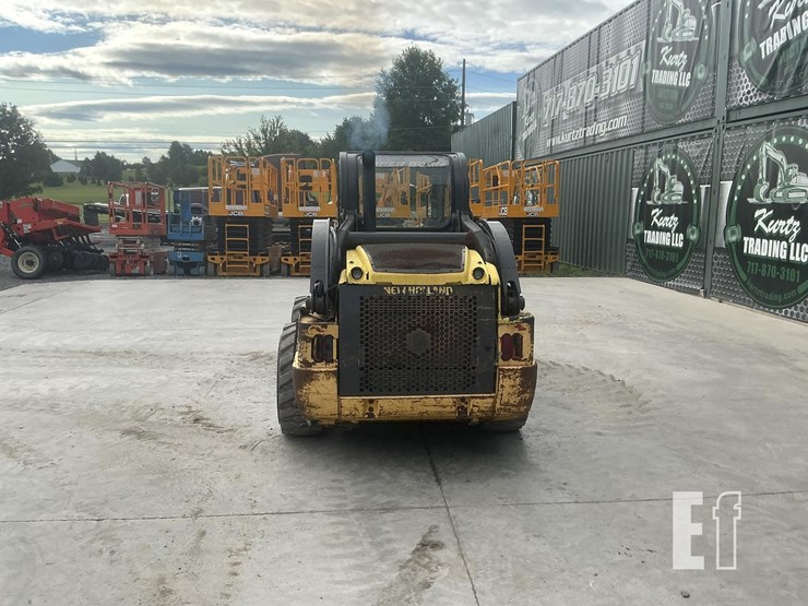 2015-new-holland-l220-image-3