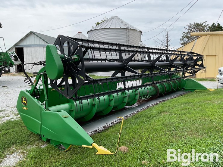 2011-john-deere-625f-image-3