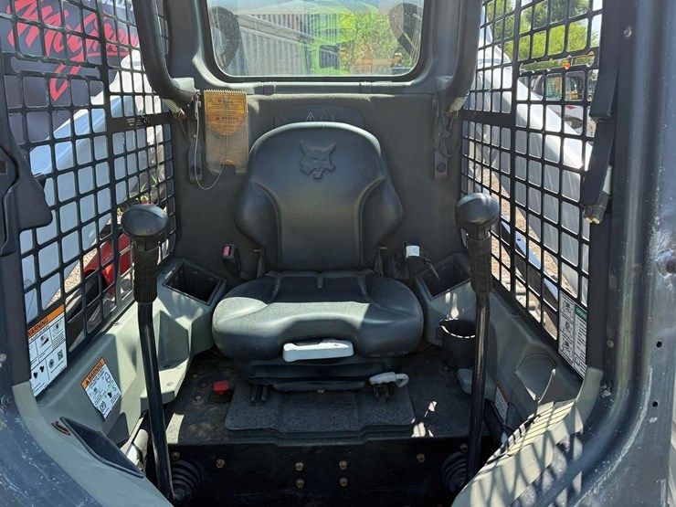 2019-bobcat-t595-image-12