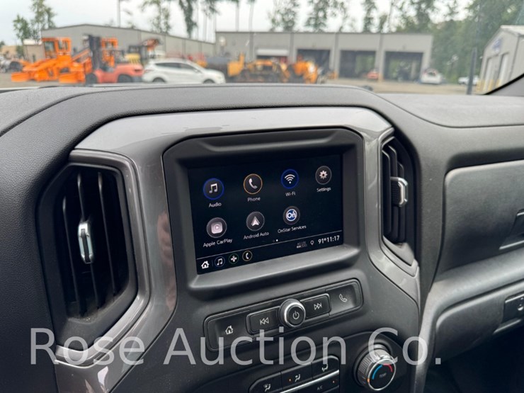 2022-chevrolet-3500-image-28