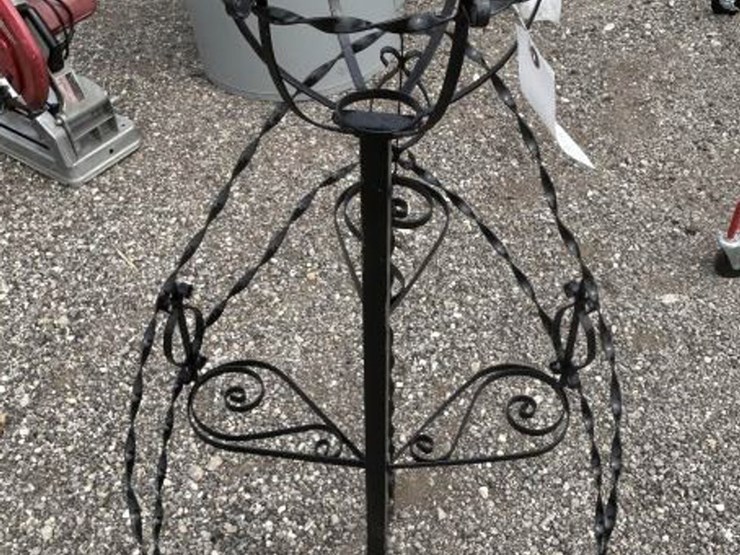 #151-•-metal-art---flower-pot-stand-w/-(1)-pot-holder-image-1