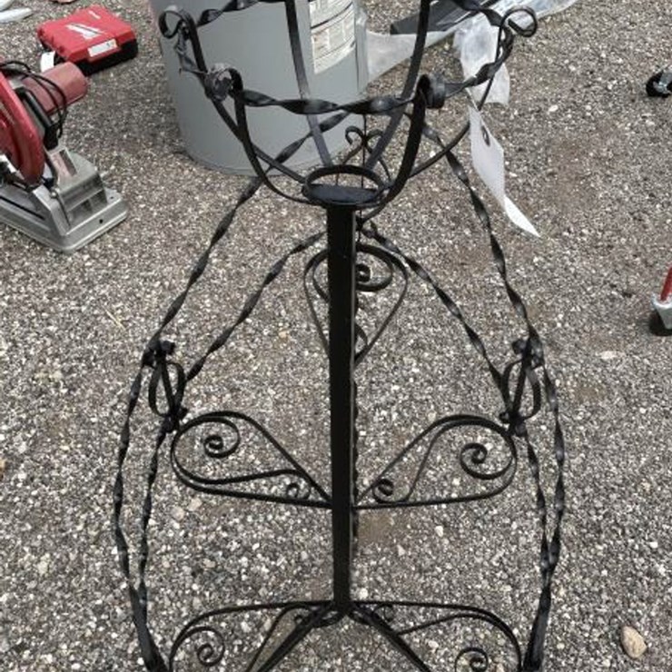 #151 • Metal Art - Flower Pot Stand w/ (1) Pot Holder