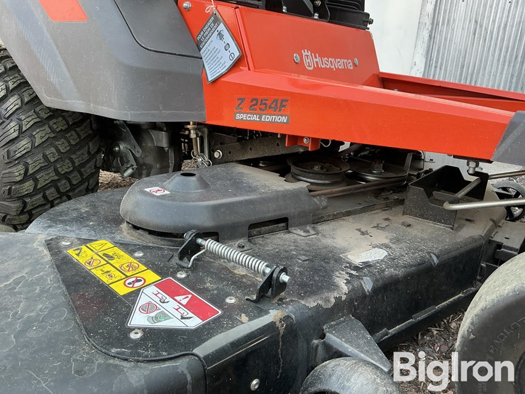 husqvarna-z-254f-zero-turn-lawn-mower-image-13