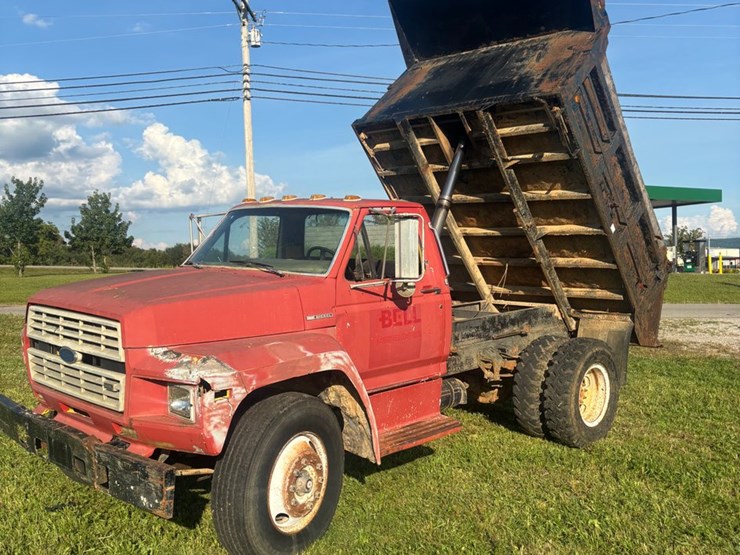 ford-f800-image-1