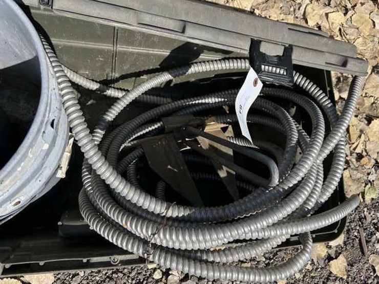#84-•-tote-w/-(2)-5-gallon-buckets-&-metal-conduit-image-3