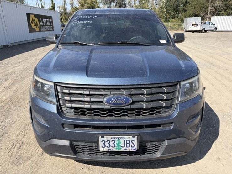 2017-ford-explorer-image-8