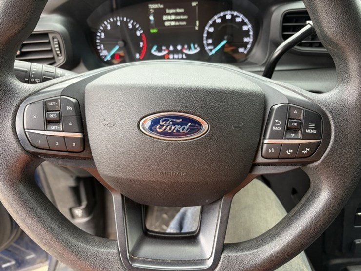 2020-ford-explorer-image-28