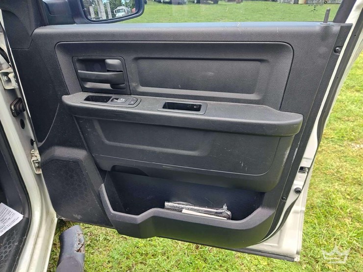 2017-dodge-1500-image-38