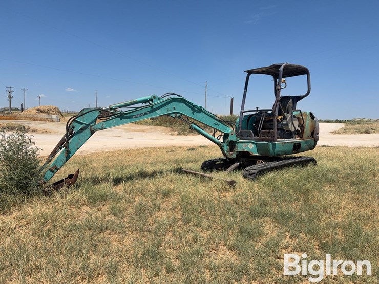 komatsu-pc35r-8-image-1