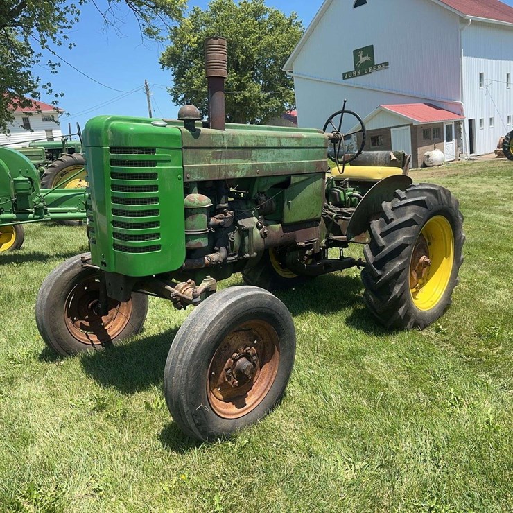 JOHN DEERE M