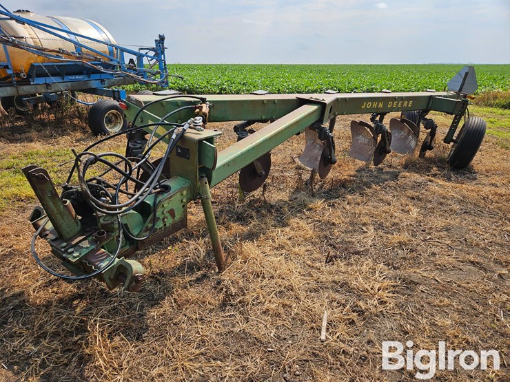 1990-john-deere-2700-image-1
