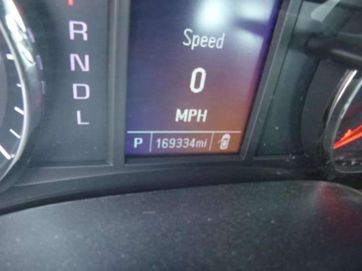 2019-chevrolet-1500-image-14