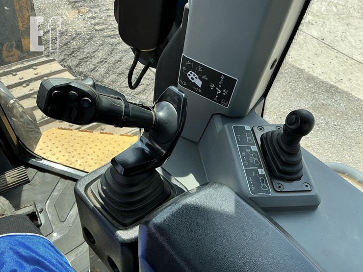 2022-deere-700l-xlt-image-20