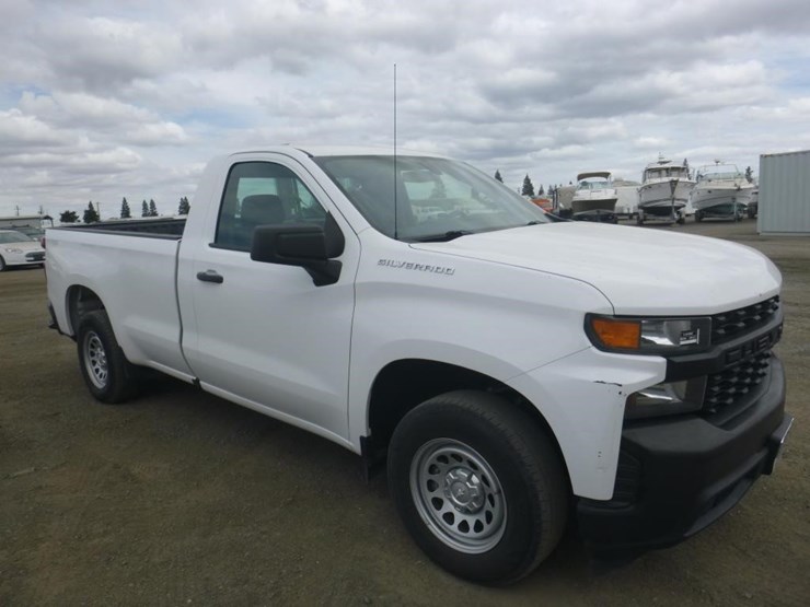 2020-chevrolet-1500-image-2