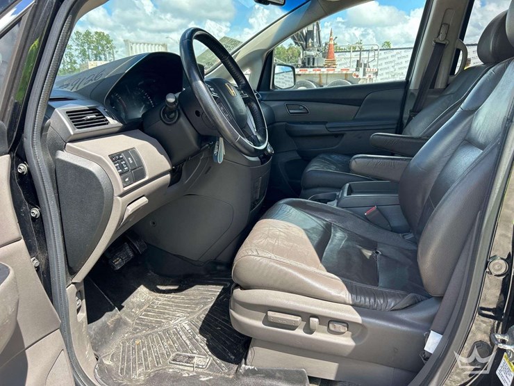 2011-honda-odyssey-image-11